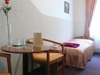 Hotel Kafka Prag Exteriör bild